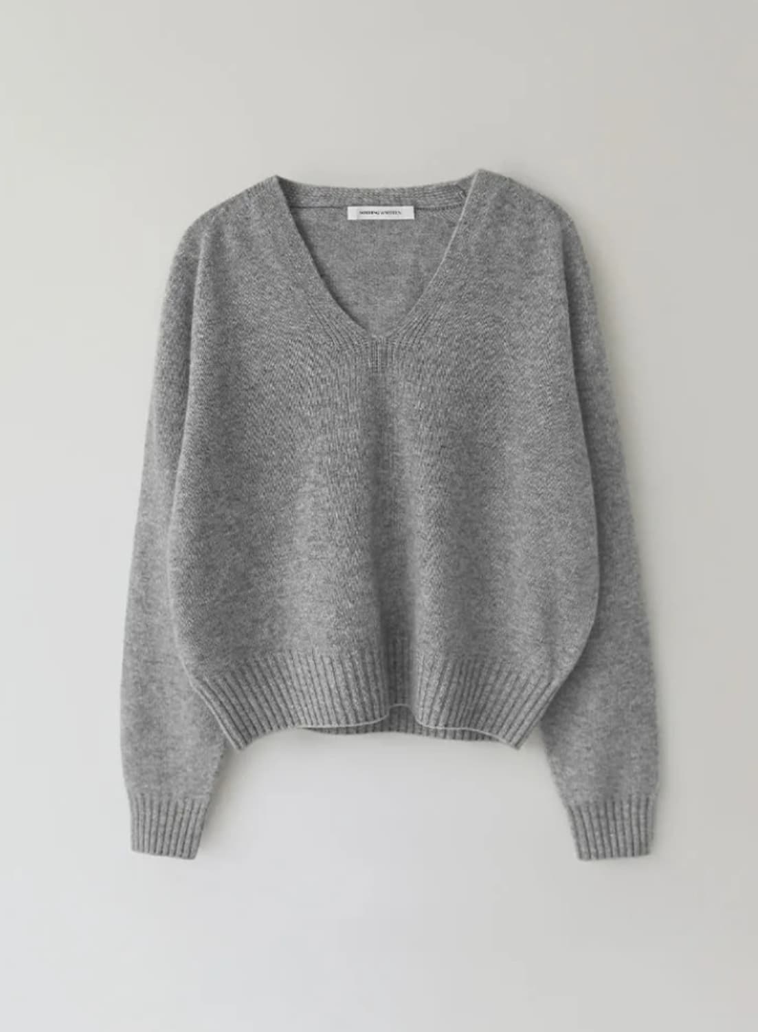 낫띵리튼 브이넥 니트 상품이미지1