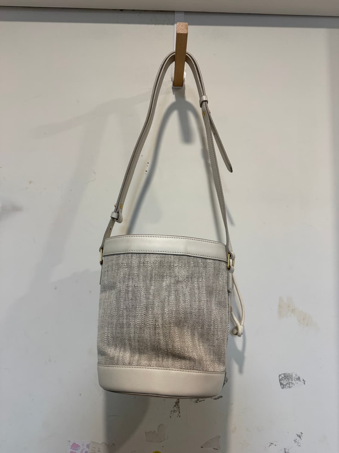 아떼바네사루노 버킷백 상품이미지3