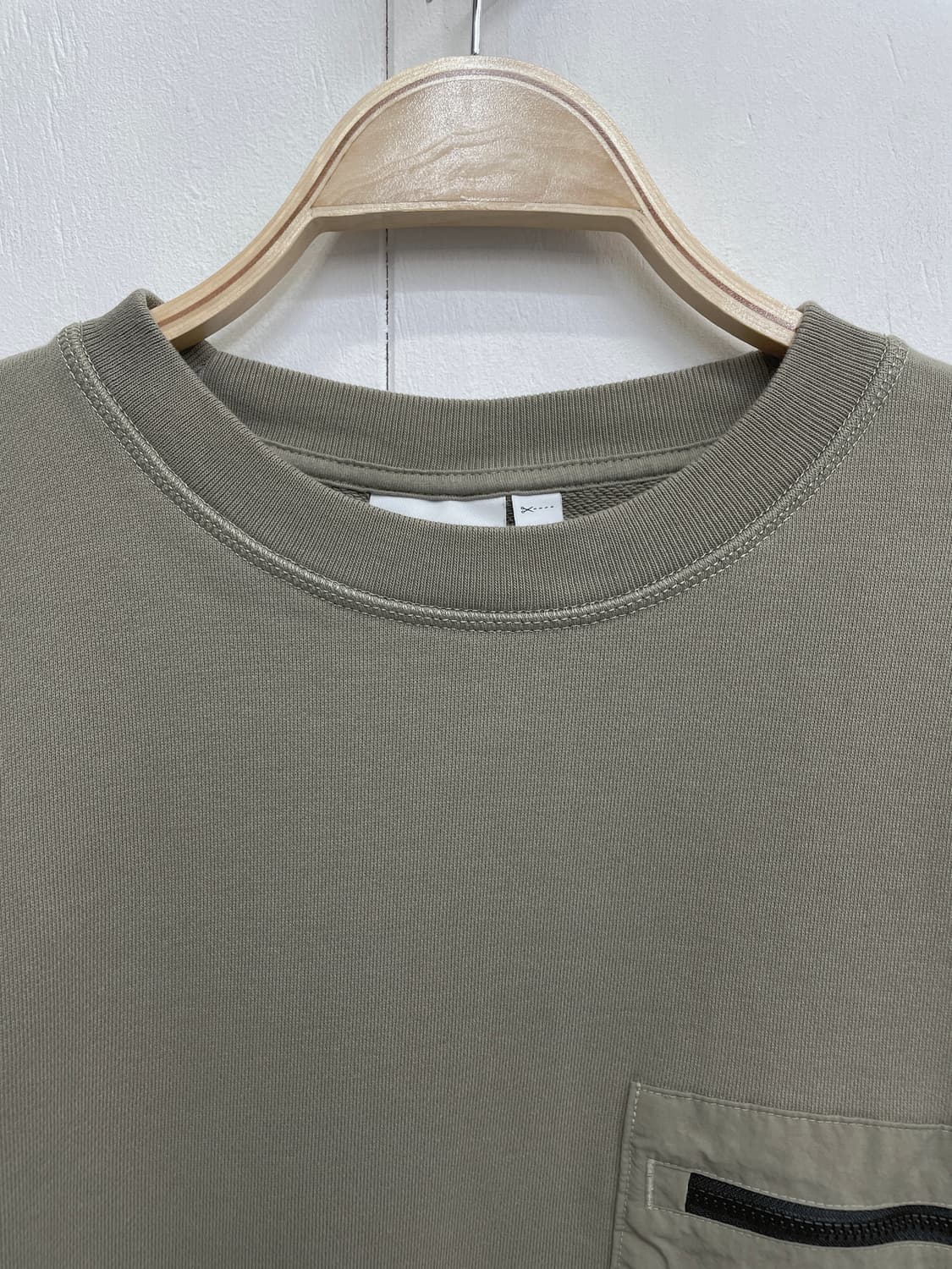 아디다스 유틸리티 지퍼 포켓 맨투맨  상품이미지7