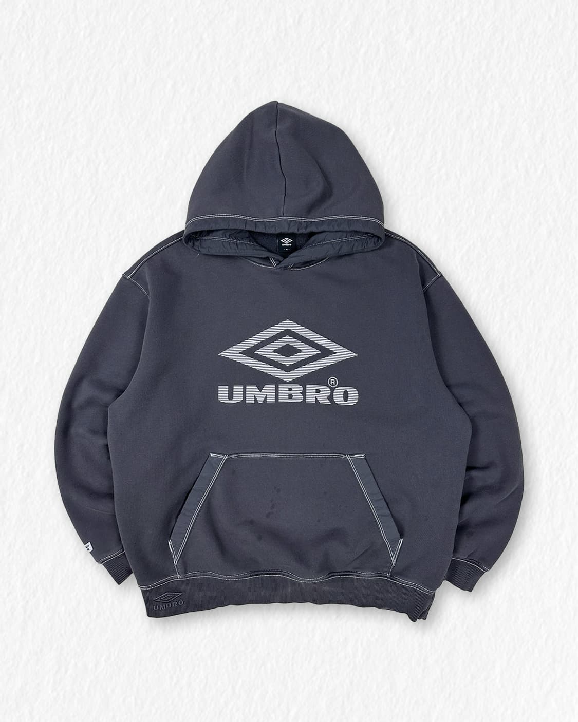 엄브로 스티치아웃 후드티 상품이미지1