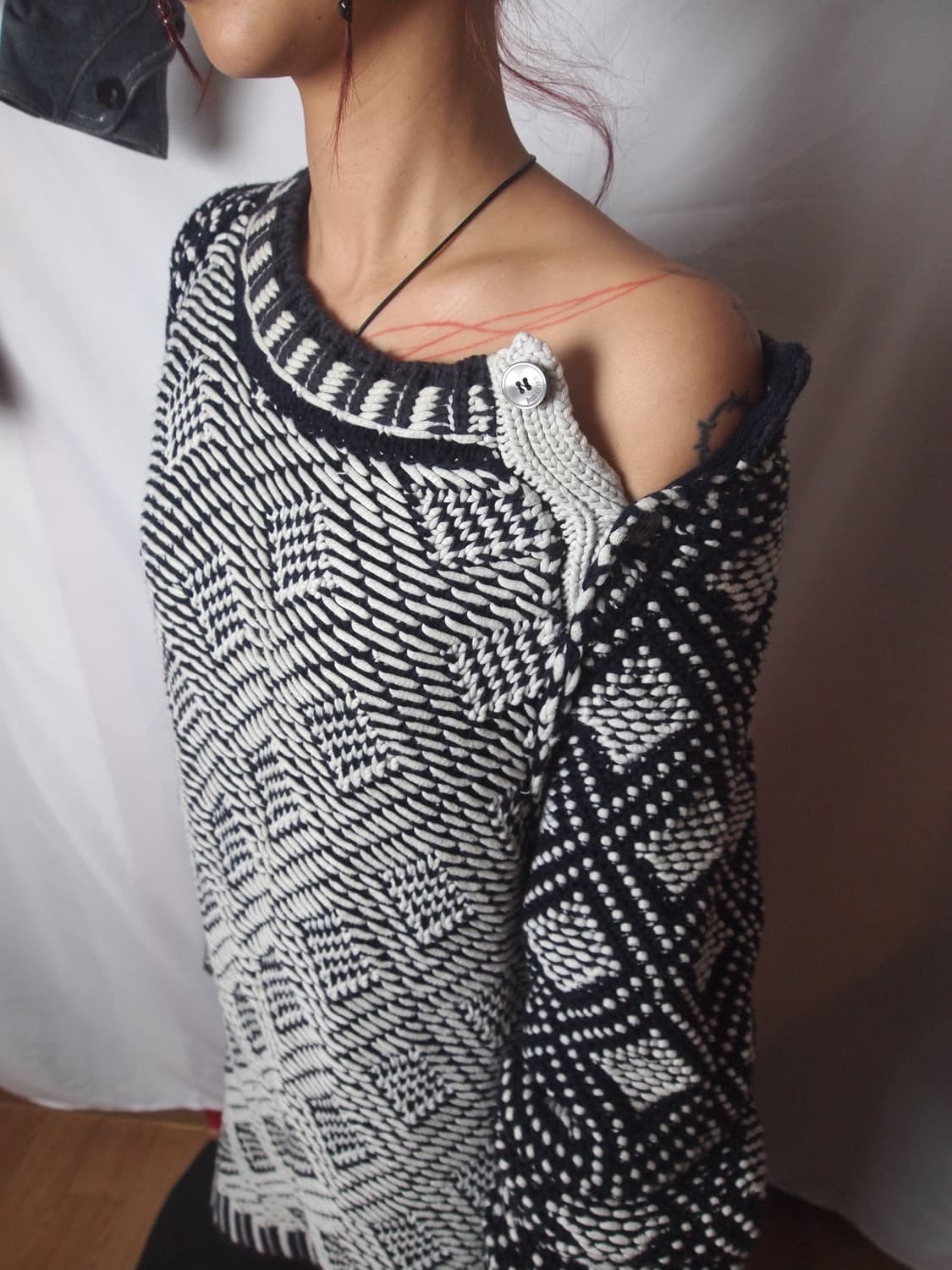 저스트 카발리 숄더 버튼 슬릿 헤비 니트 상품이미지6