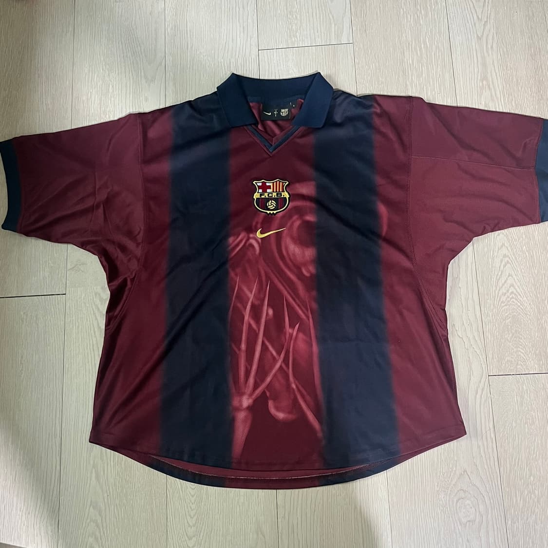 트래비스 스캇 바르셀로나 저지 L 상품이미지1