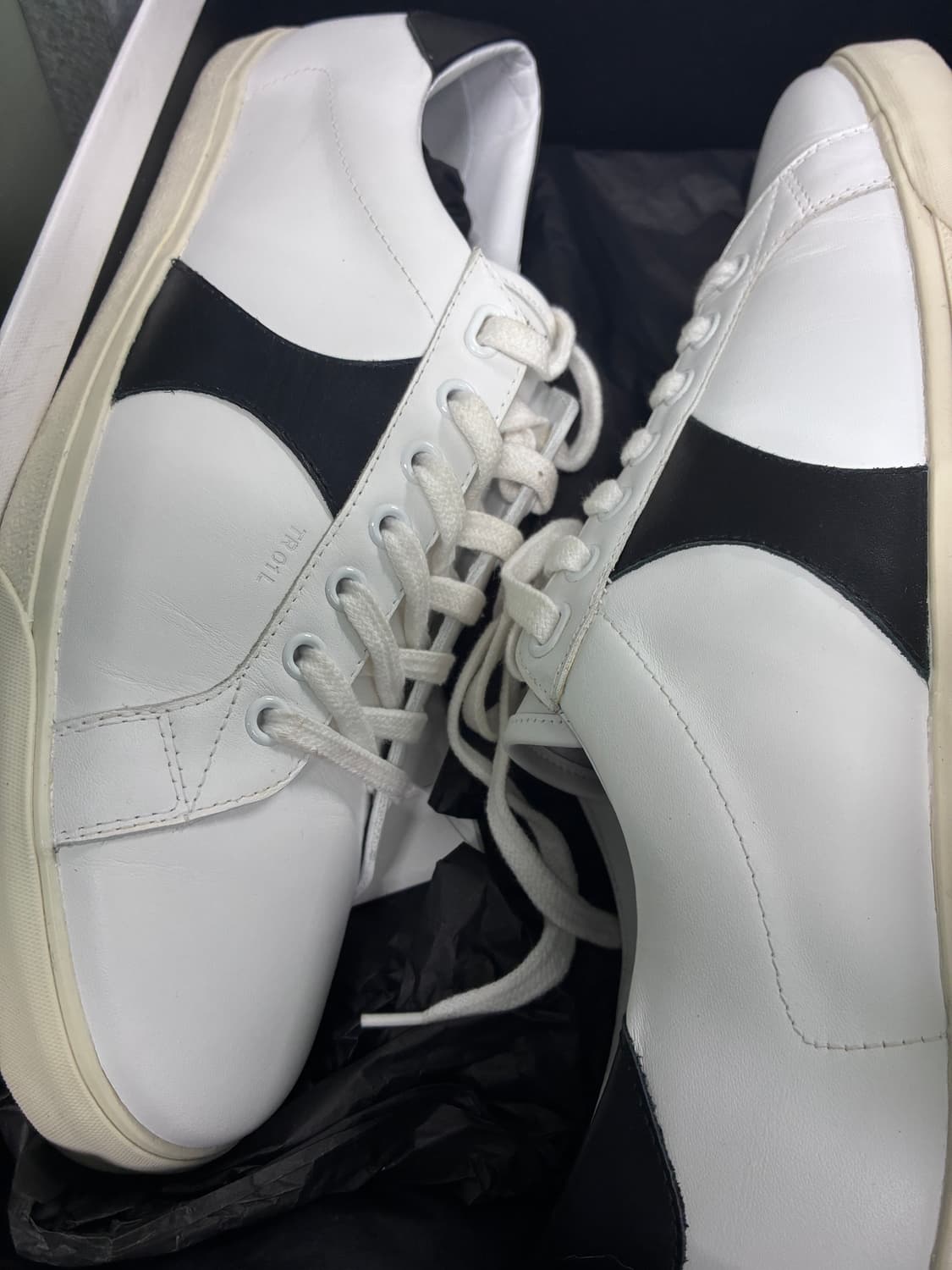 셀린느 celine 트리옹프 화이트 스니커즈 44 상품이미지3