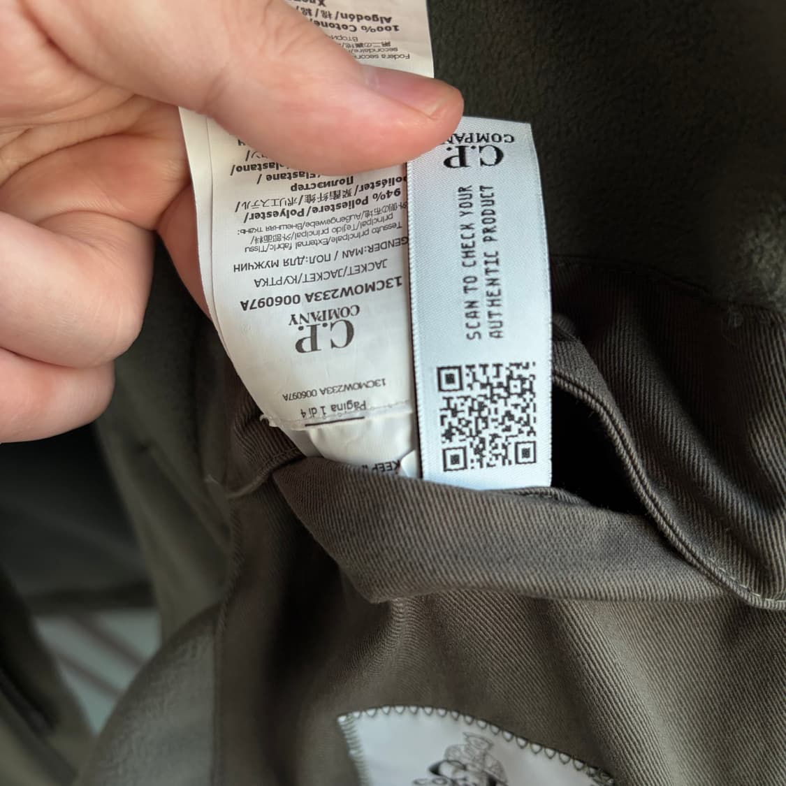 [새상품]CP컴퍼니 씨피컴퍼니 렌즈 로고 후드 롱 자켓 카키 상품이미지4