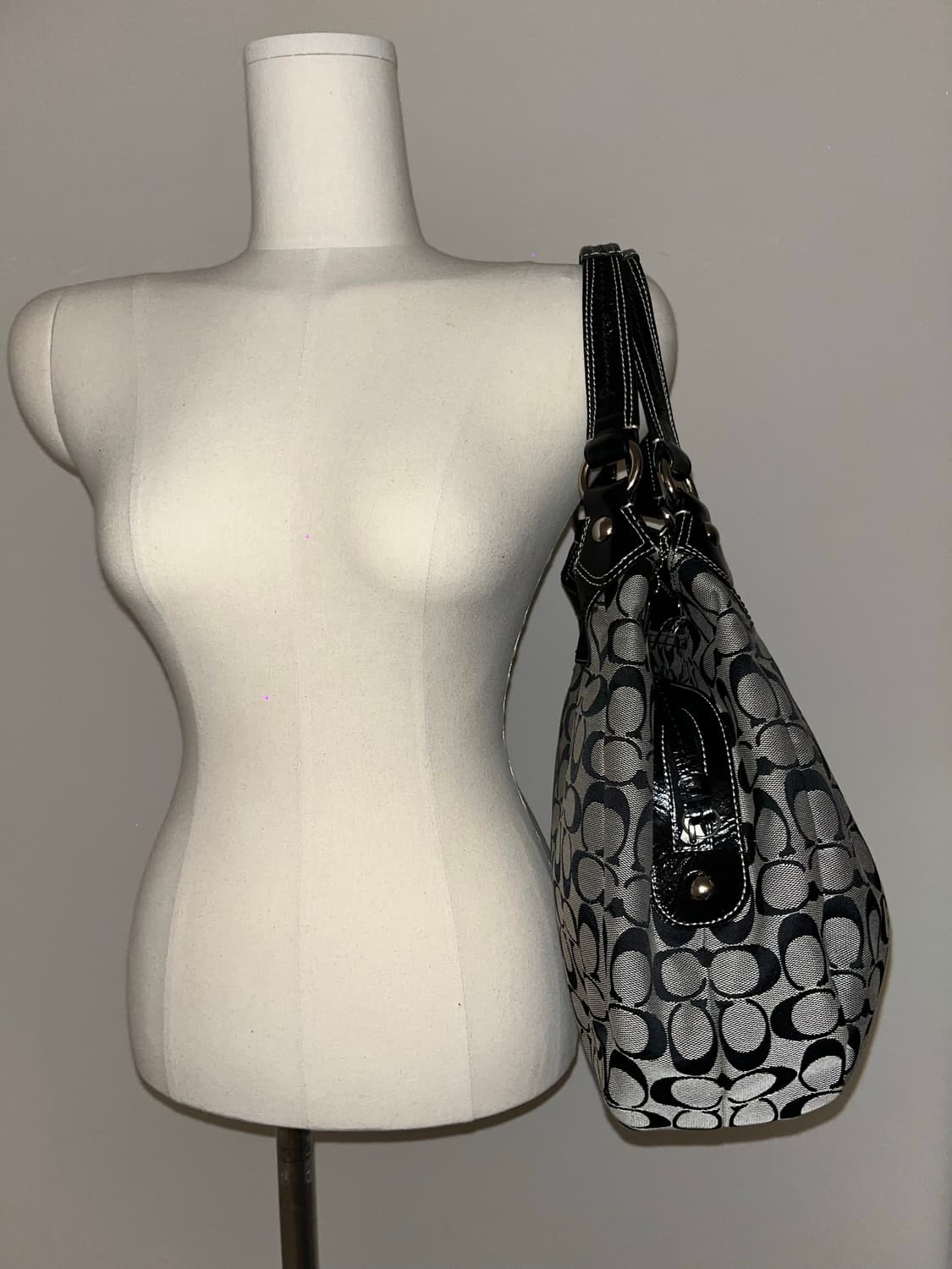 🎉BLACK FRIDAY🎉 Coach b&w bag 상품이미지3