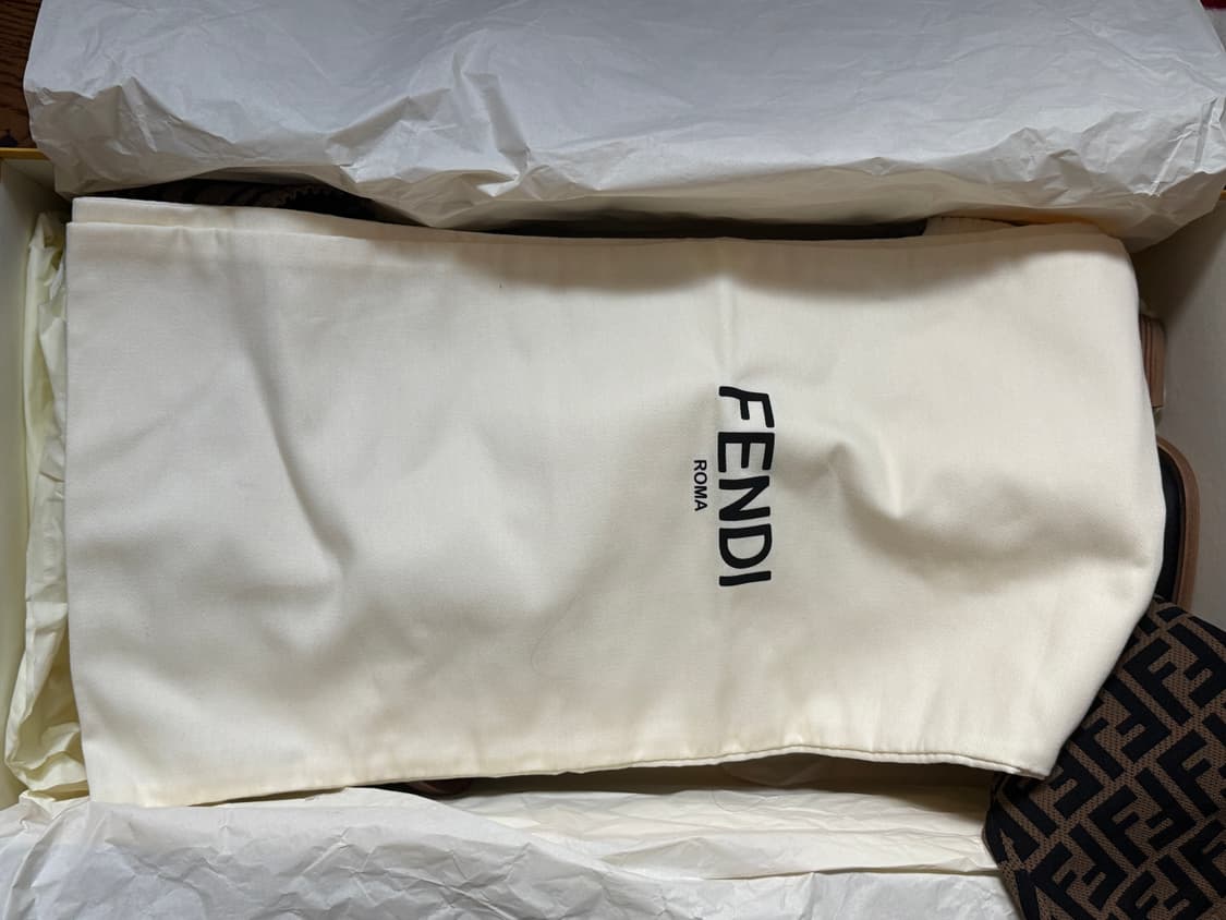 (새제품) 펜디 FF 로고 롱 부츠 37 상품이미지7