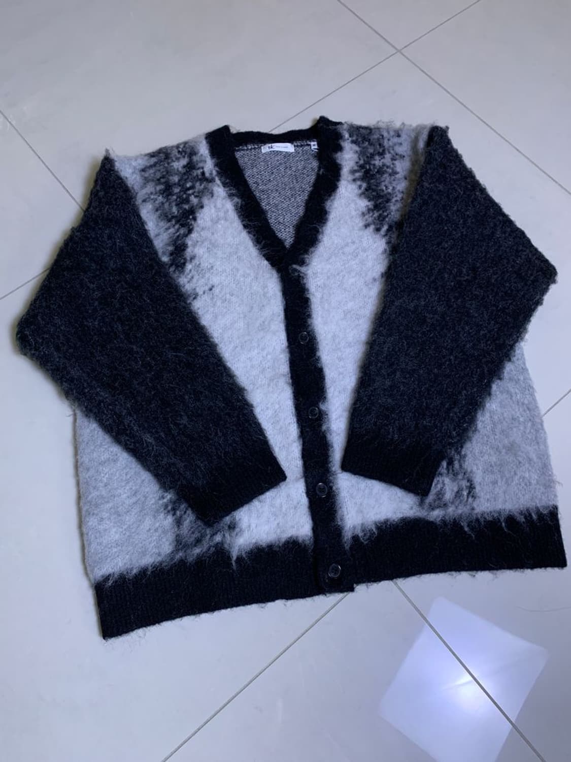 BOLD STRIPE SHAGGY KNIT V CARDIGAN 상품이미지1