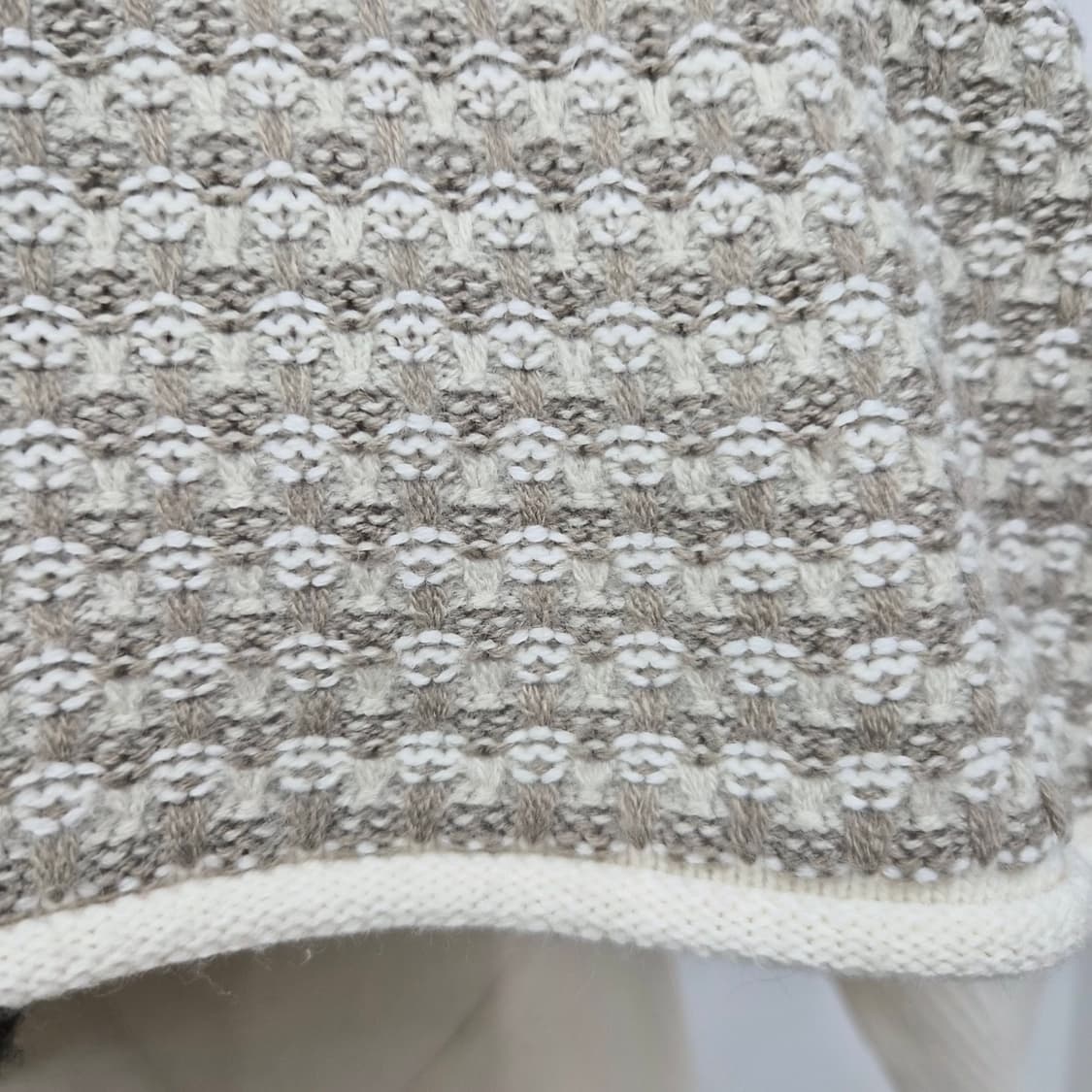 모카베이지 벌룬소매 빈티지 패턴 니트 상품이미지5