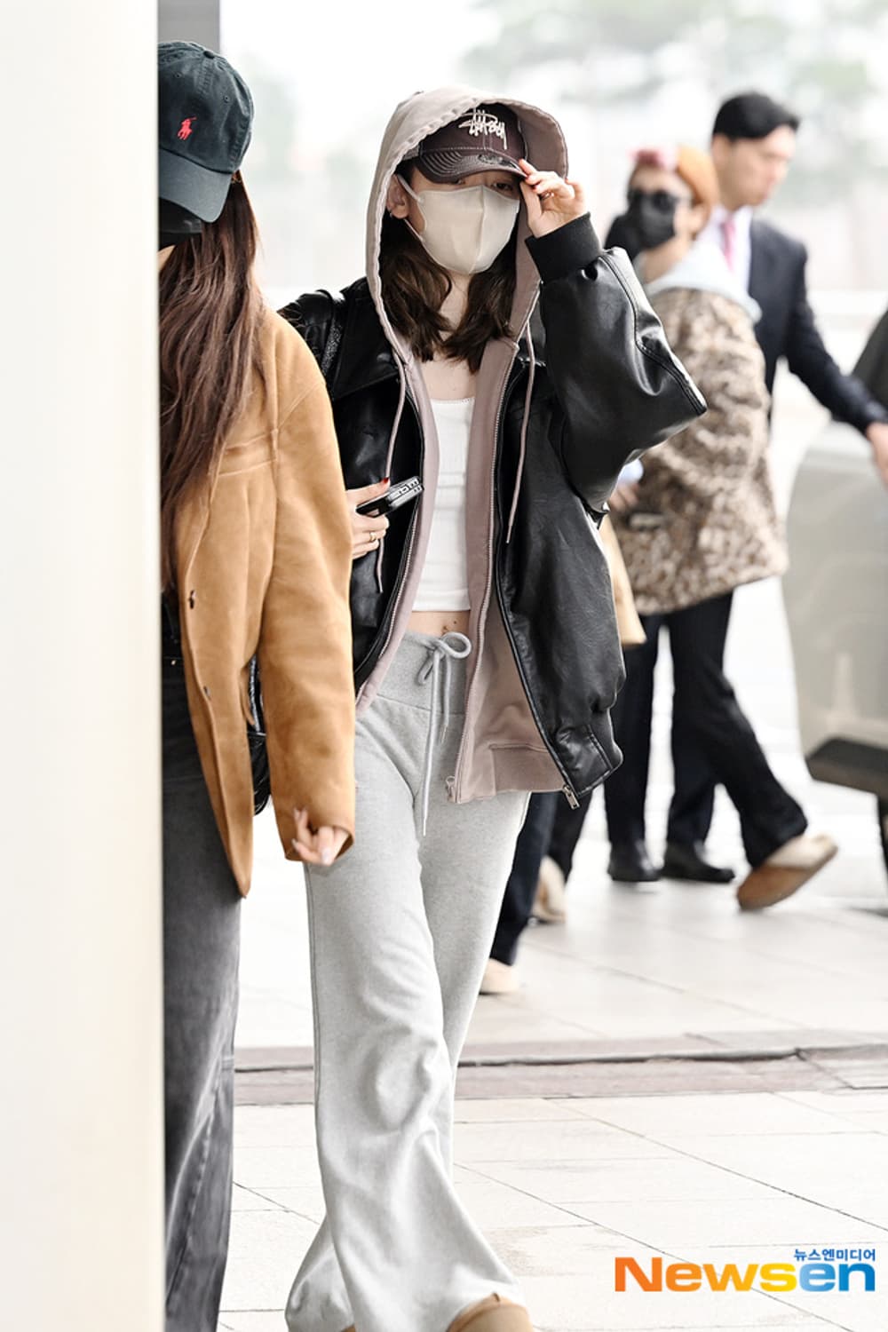 Youhee 레더자켓 LOOSE FIT LEATHER JUMPER BLA 상품이미지3