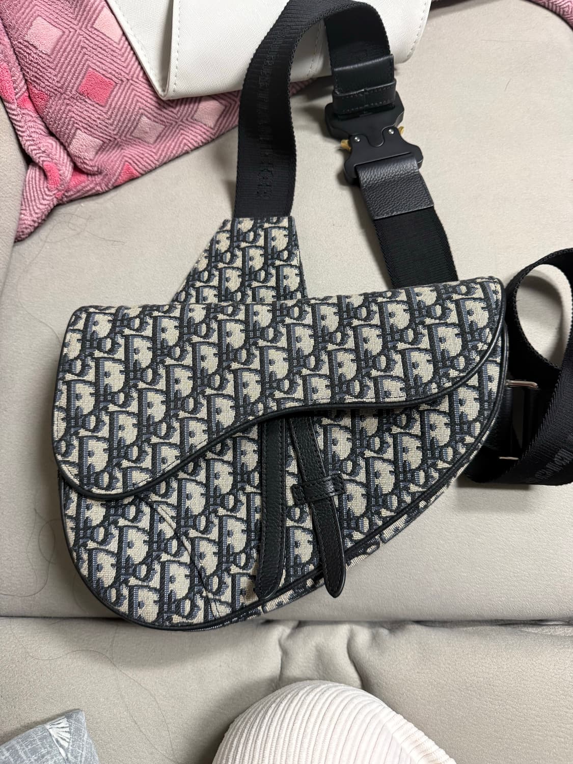 디올 오블리크 자카드 새들백 베이지 상품이미지1