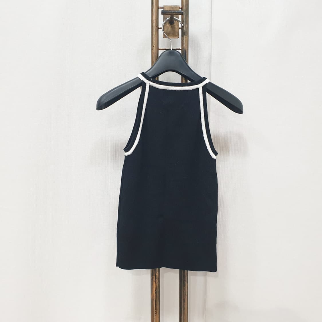 폴뉴아 홀터넥 슬리브리스 니트 F 상품이미지4