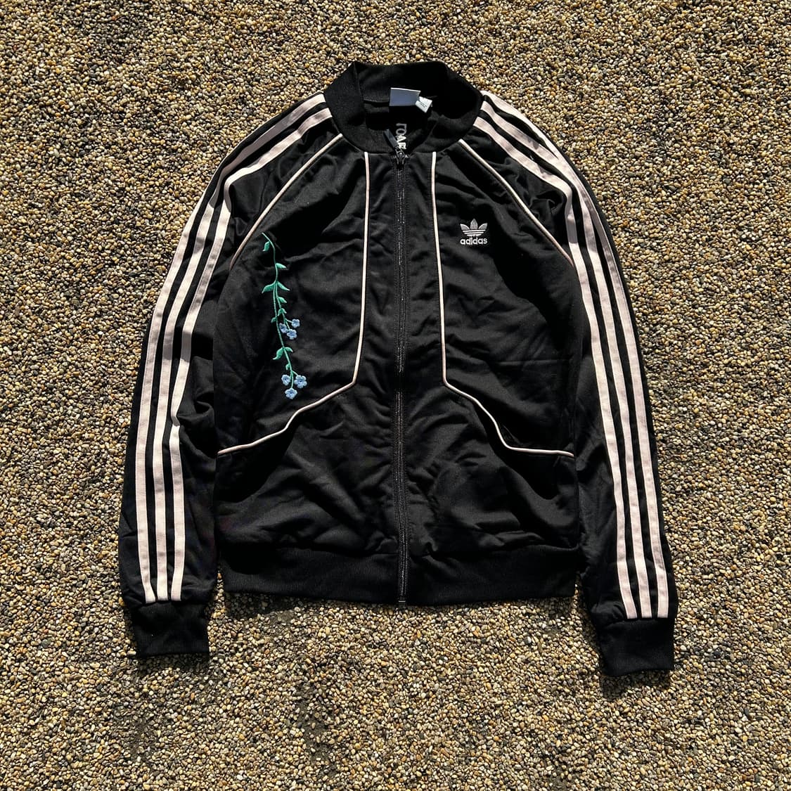 아디다스(ADIDAS)슈퍼스타 자수 트랙탑 져지 상품이미지1