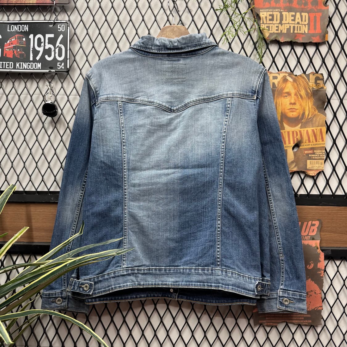 리바이스 워싱 데님 트러커 자켓 전면 스몰 포켓 포인트 중청 상품이미지2