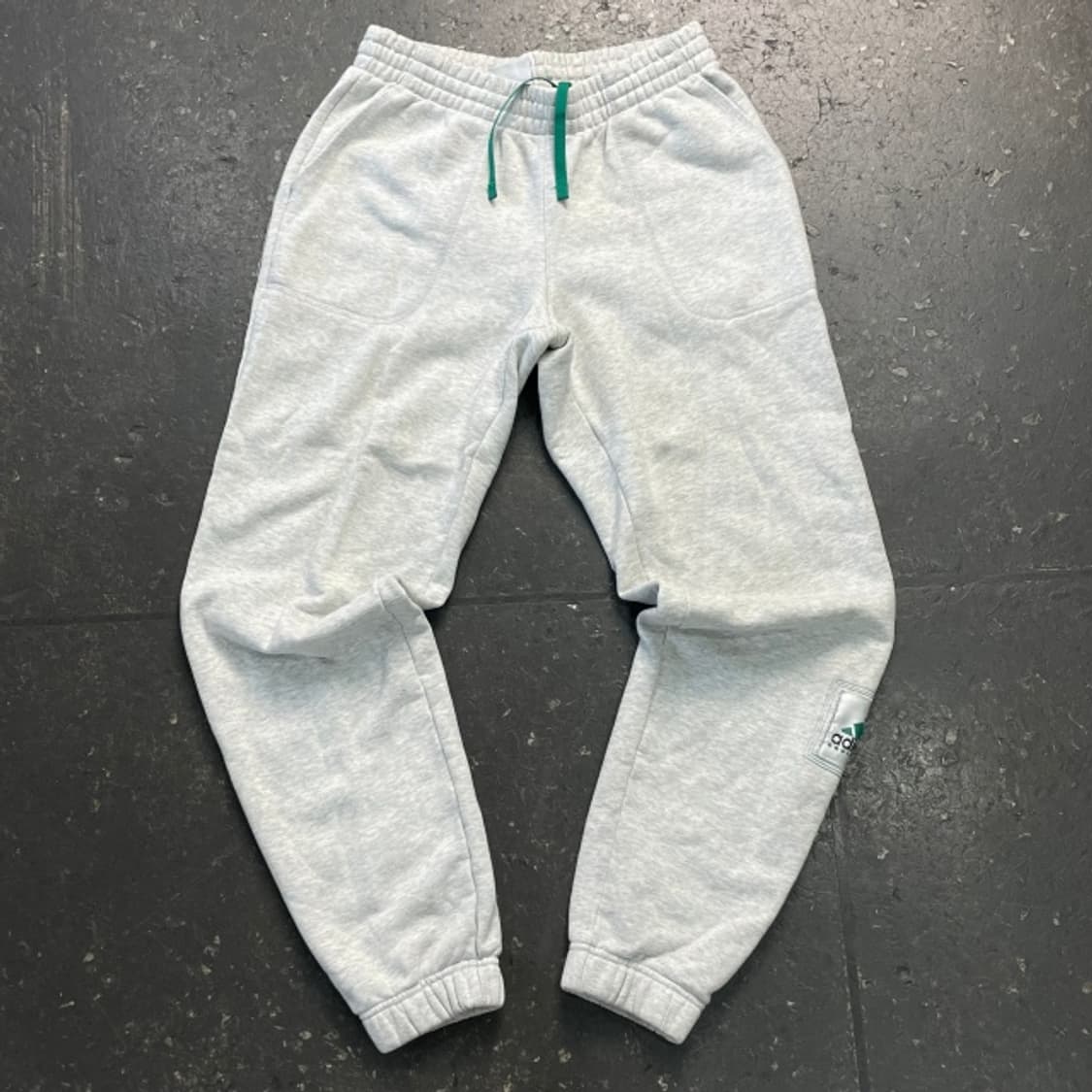 100 아디다스 이퀍먼트  EQT 후드티 셋업 세트 상품이미지5