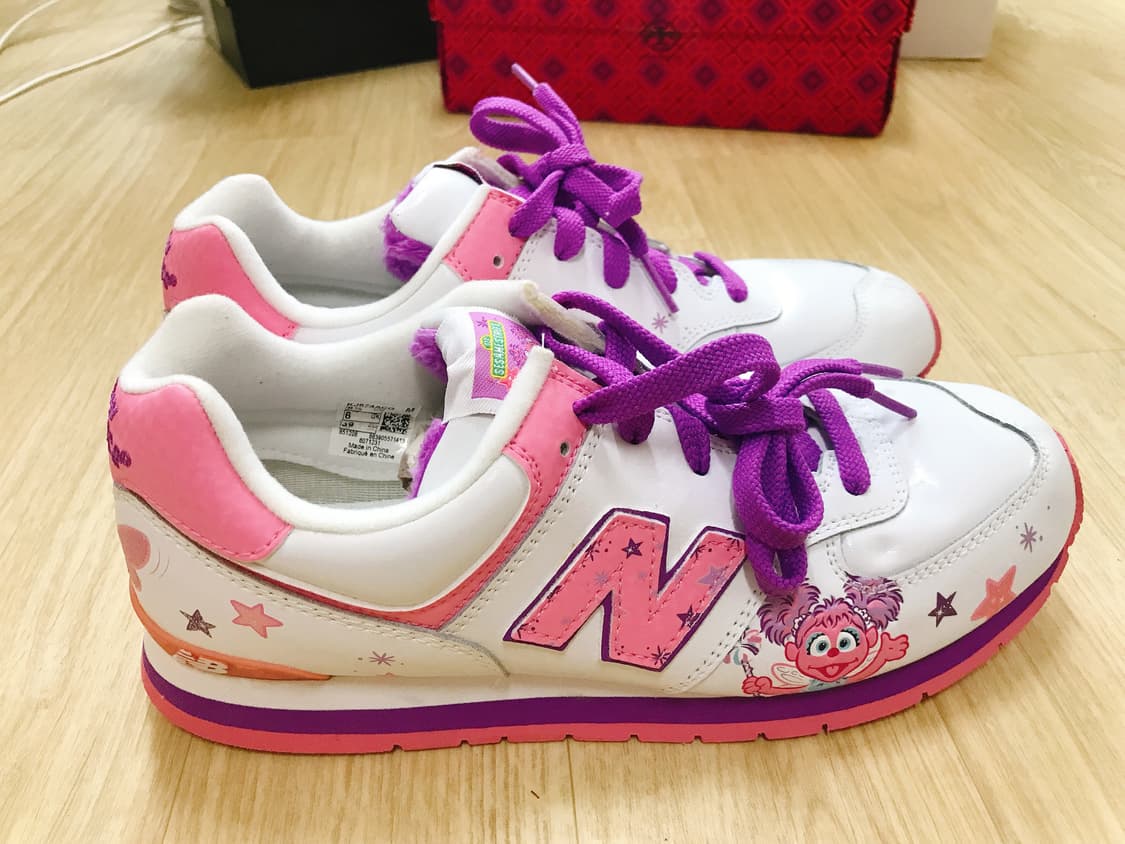 [새상품] 뉴발란스 574 한정판 세서미 스트리트 엘모시리즈 애비 상품이미지2