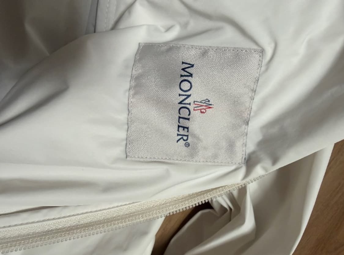 몽클레어 바람막이 4사이즈 상품이미지3