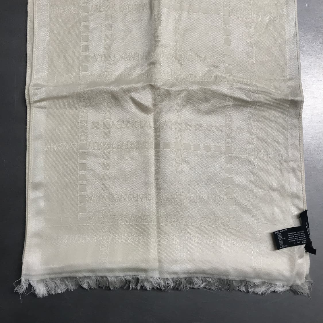 베르사체 실크 스카프 상품이미지3