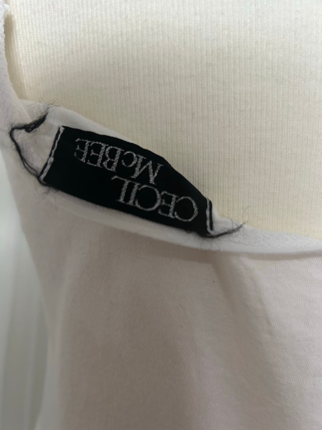 세실맥비 퍼플큐빅 글리터 로걀 오프숄더 탑  상품이미지4