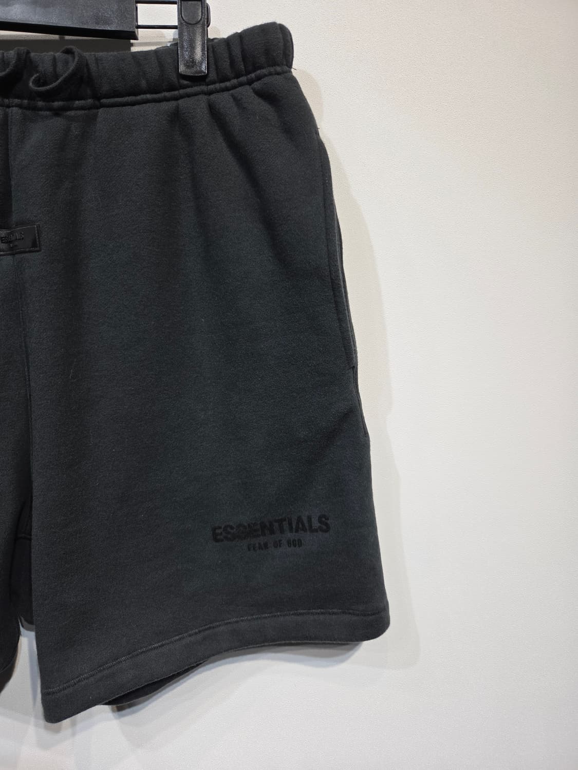 피어오브갓 에센셜(ESSENTIALS) 스웻 반바지 블랙 상품이미지4