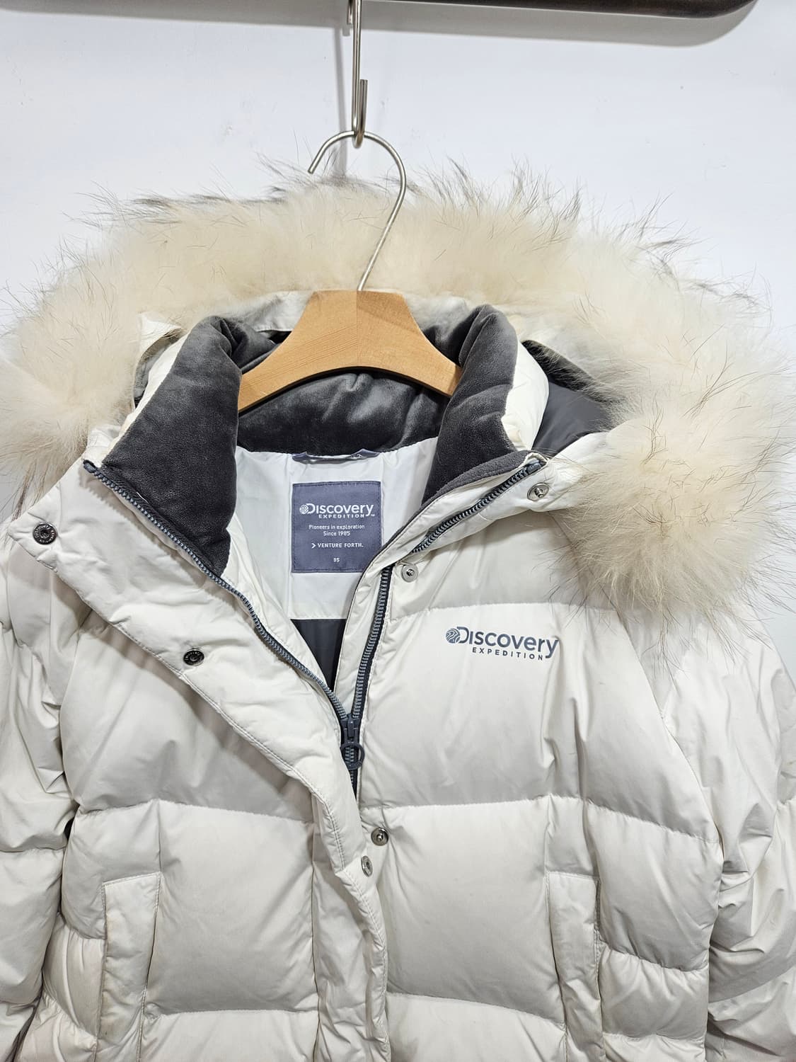 디스커버리(Discovery) 구스 롱패딩 아이보리  상품이미지2