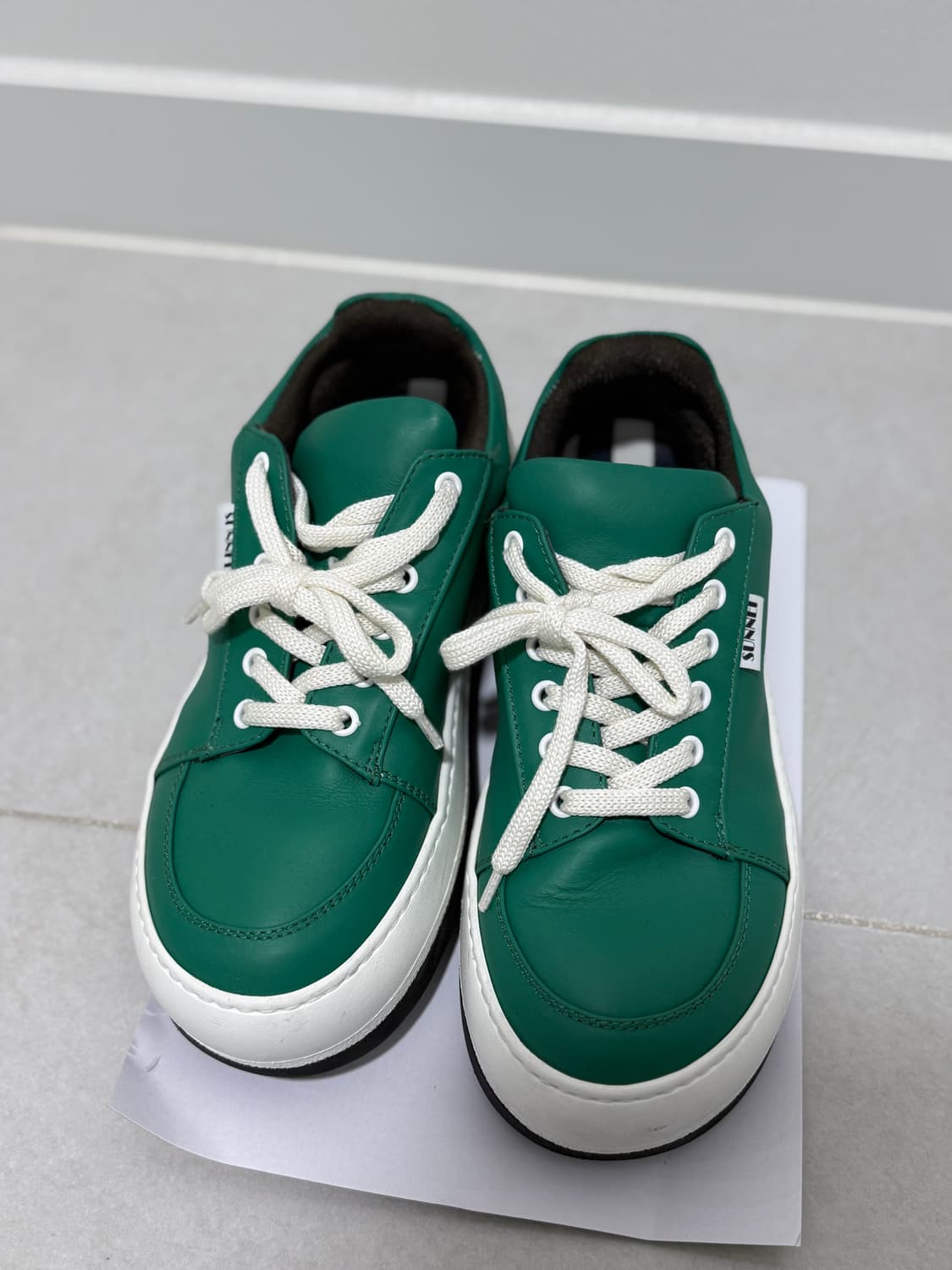 써네이 39사이즈 그린 팝니다 상품이미지1