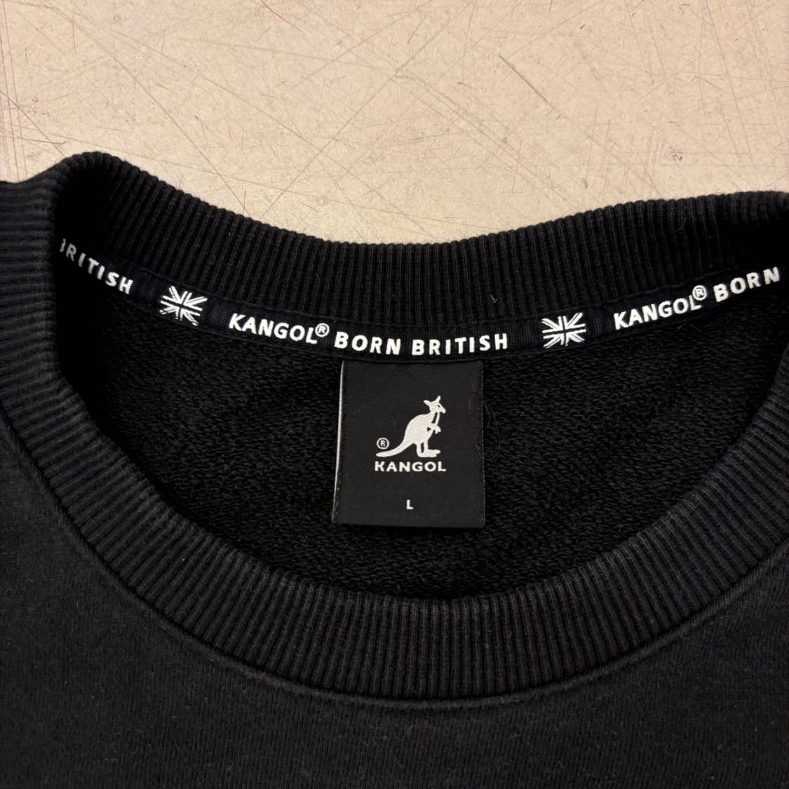 캉골 스몰로고 블랙 맨투맨 상품이미지3