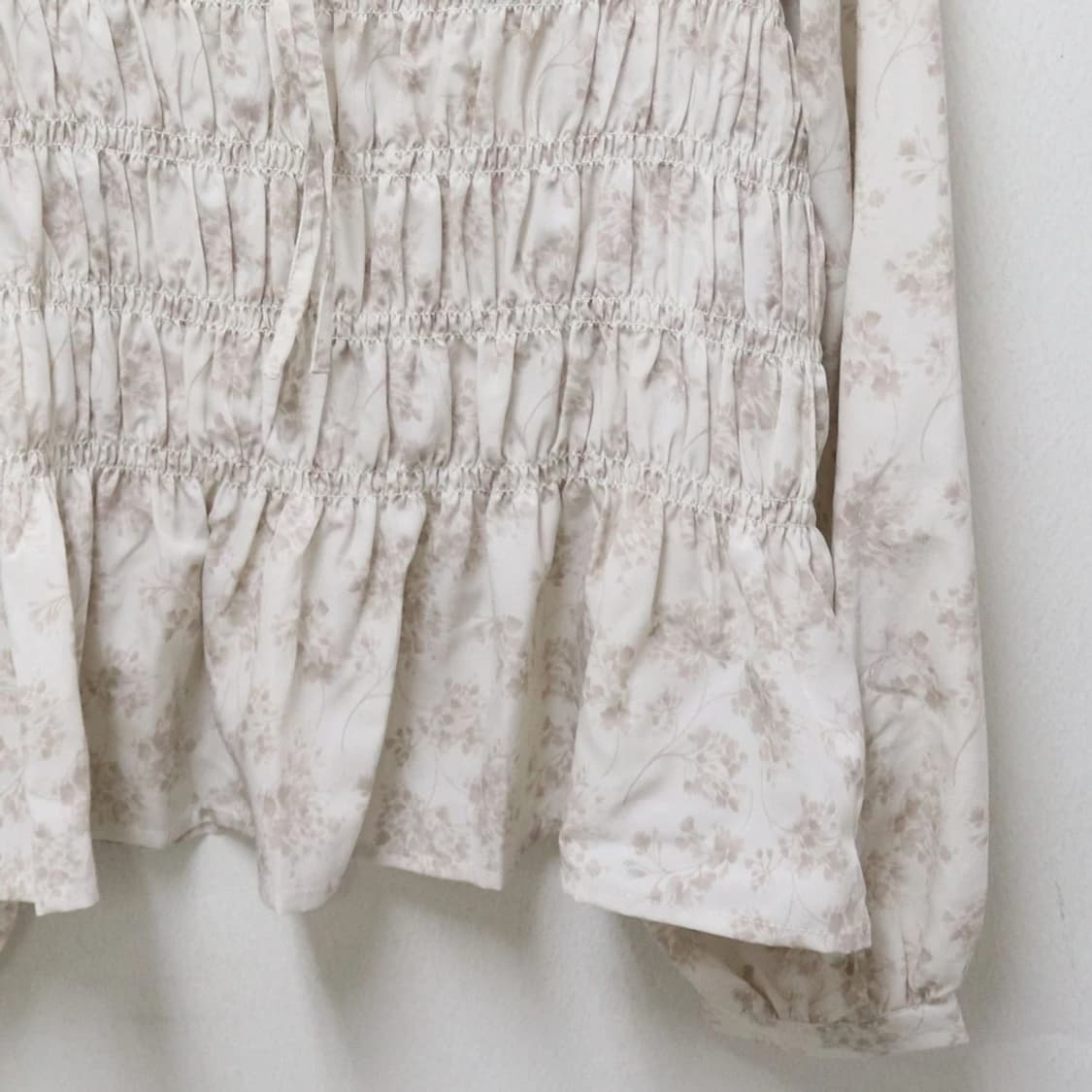 GRL 플라워 스모크 밴딩 블라우스 64654 상품이미지4