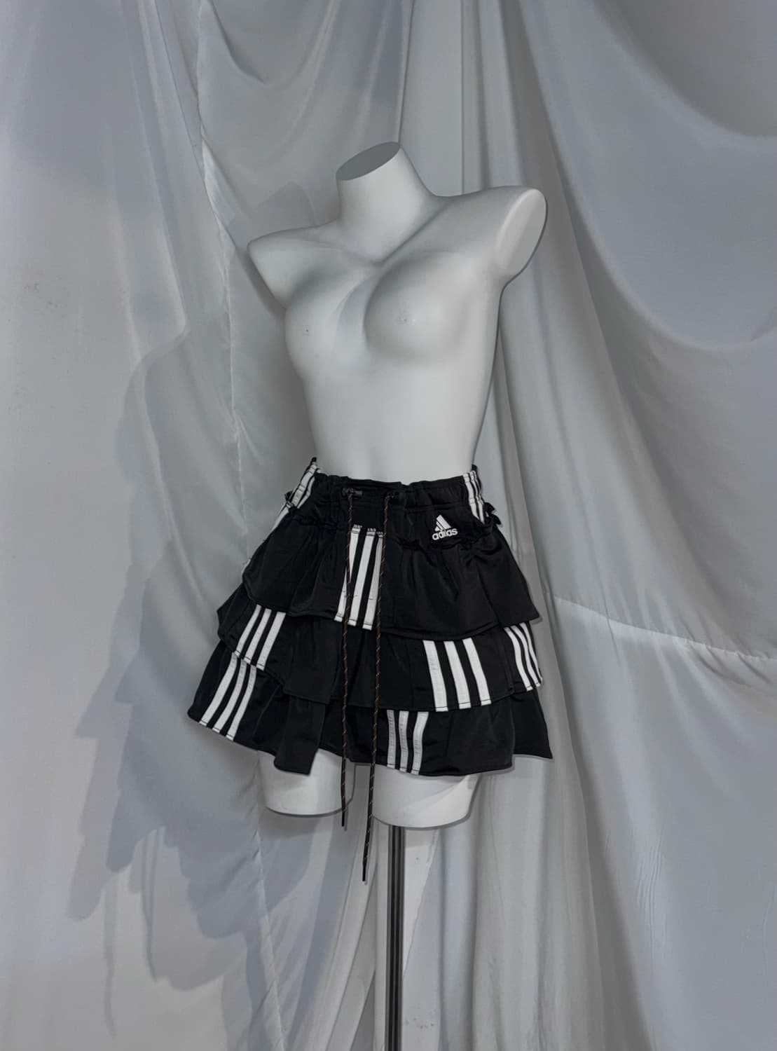 00‘s 무채색 데일리 갸루 아디다스 리메이크 스커트 코디세트 상품이미지2
