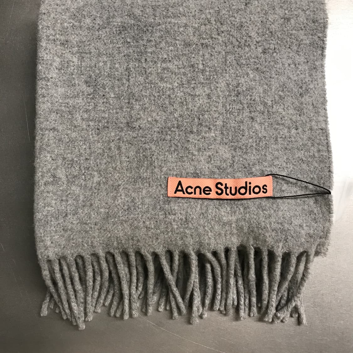 아크네스튜디오 머플러 그레이 상품이미지2