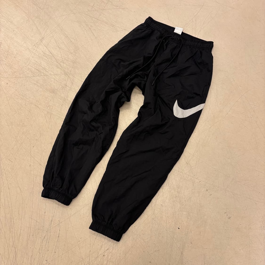 나이키 스우시 트랙 조거 팬츠 상품이미지1