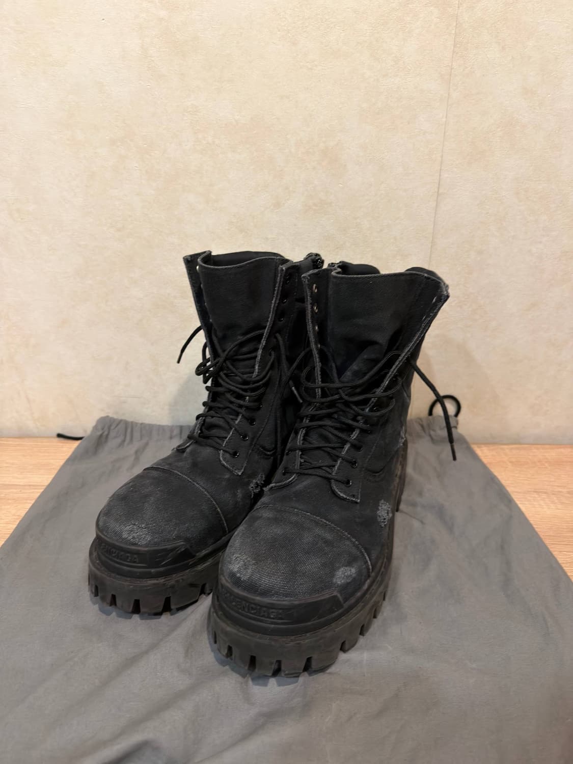 Balenciaga Strike  상품이미지2