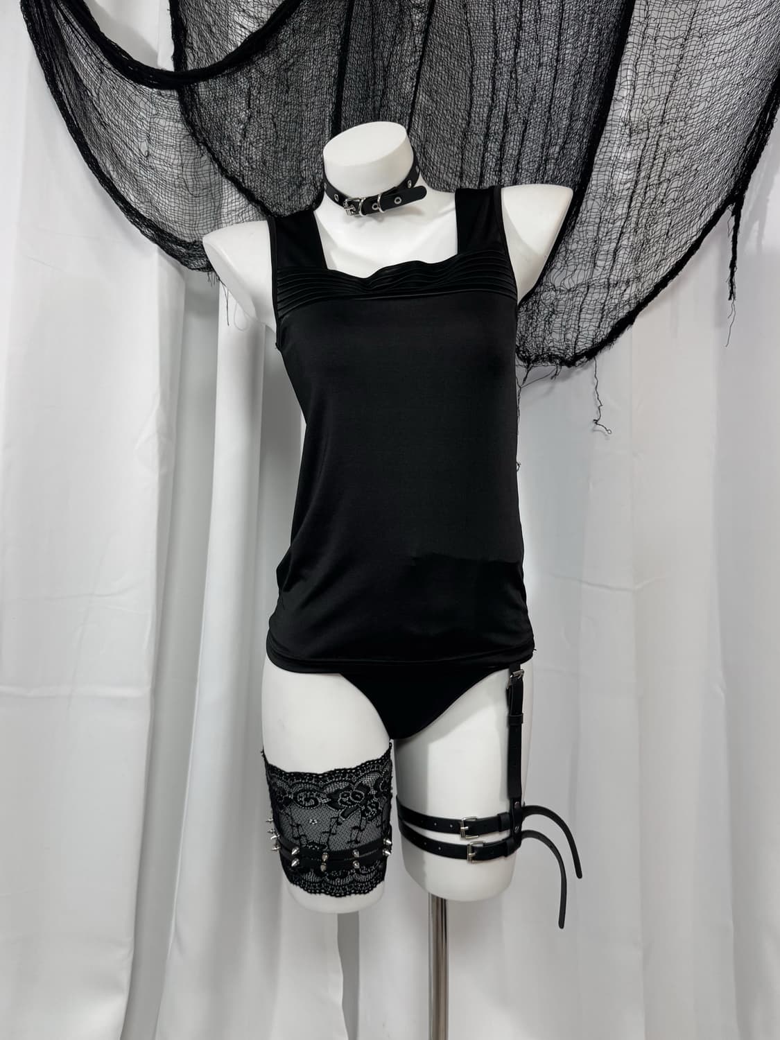 black sleeveless 상품이미지1