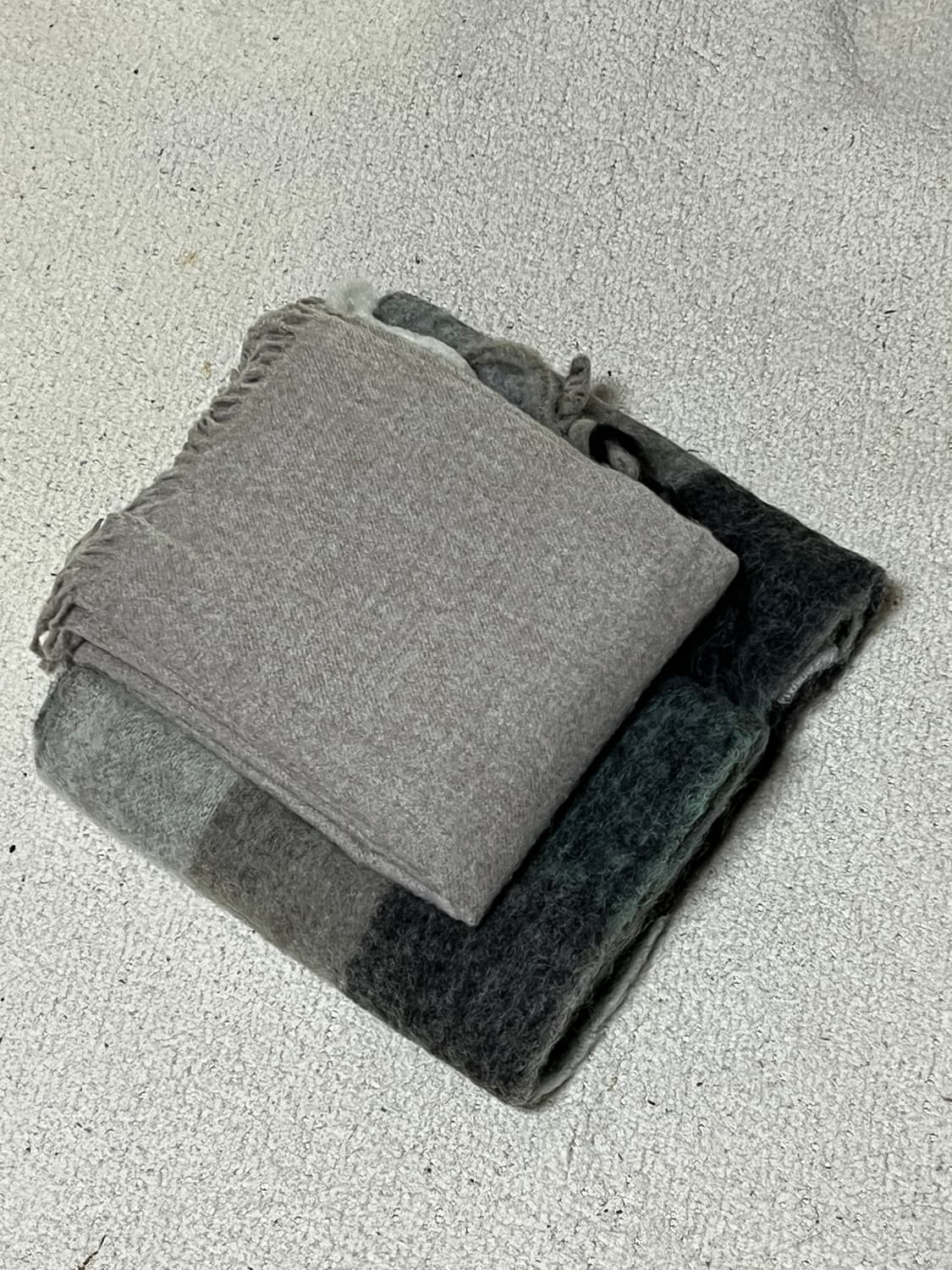 아크네 스튜디오 모헤어 체크 머플러 그린 그레이 블랙 상품이미지3