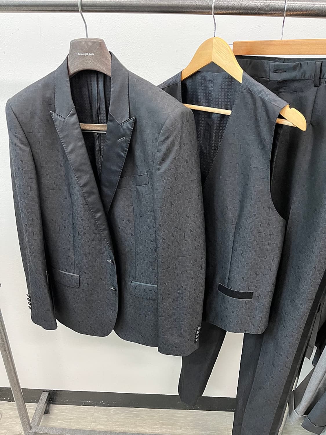 100,32) 돌체앤가바나 신형 자가드 슈트  상품이미지1