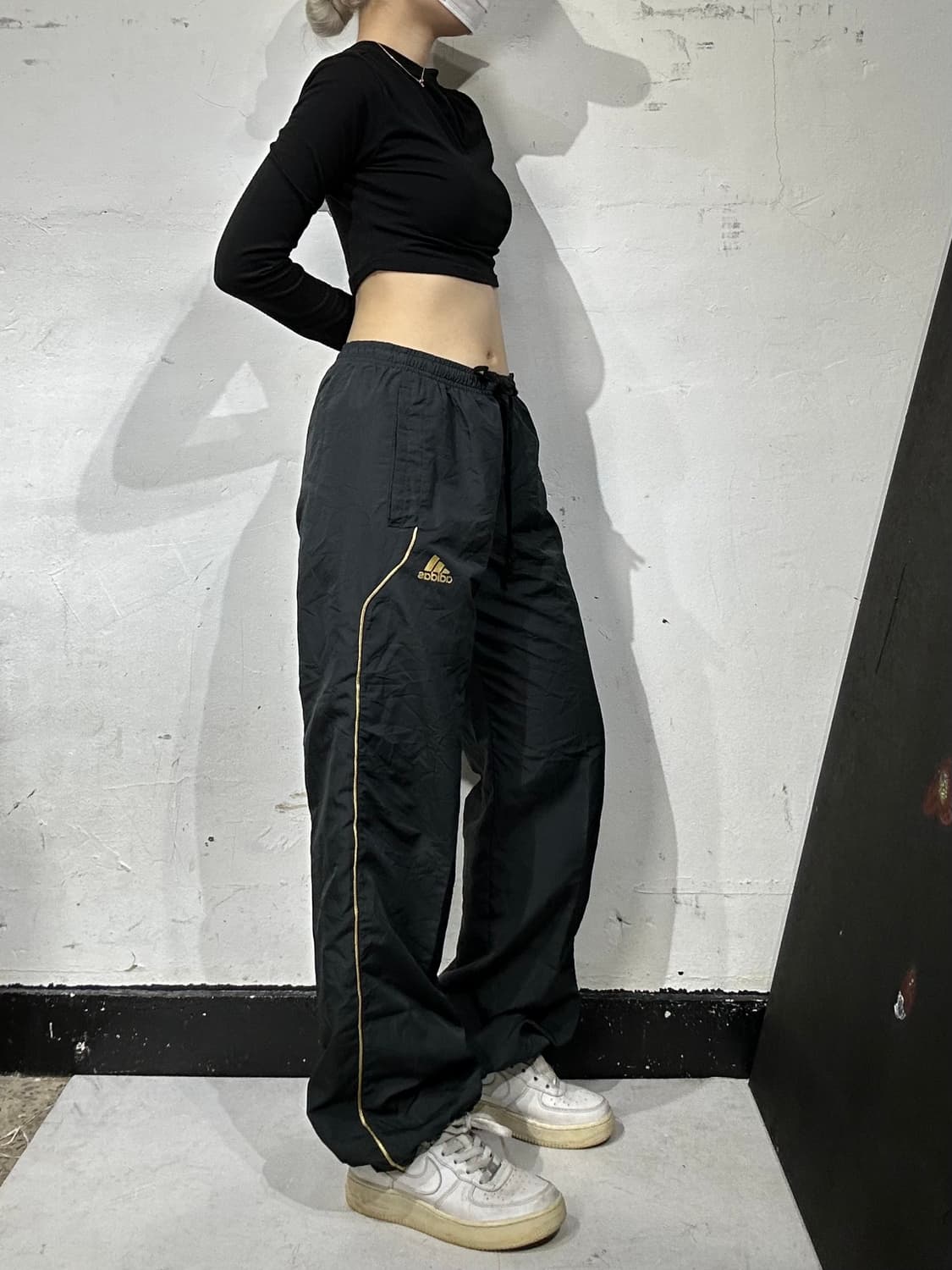 아디다스 블랙 골드 사이드 라인 와이드 트랙 팬츠 M 상품이미지1