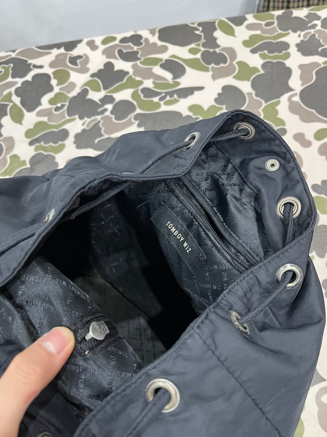 톰보이 소가죽 트리밍 미니 백팩 상품이미지5