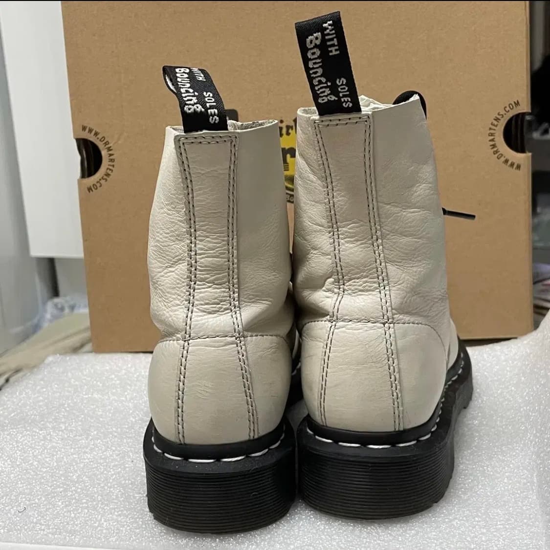 스피드 훅) 닥터마틴 1460 파스칼 화이트 uk4(230) 상품이미지4