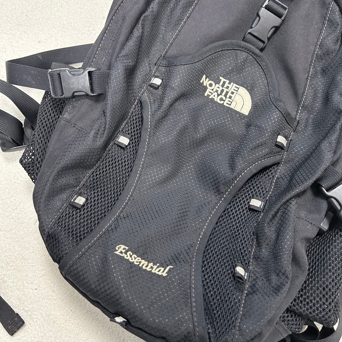 The North Face Essential Backpack Black  상품이미지4