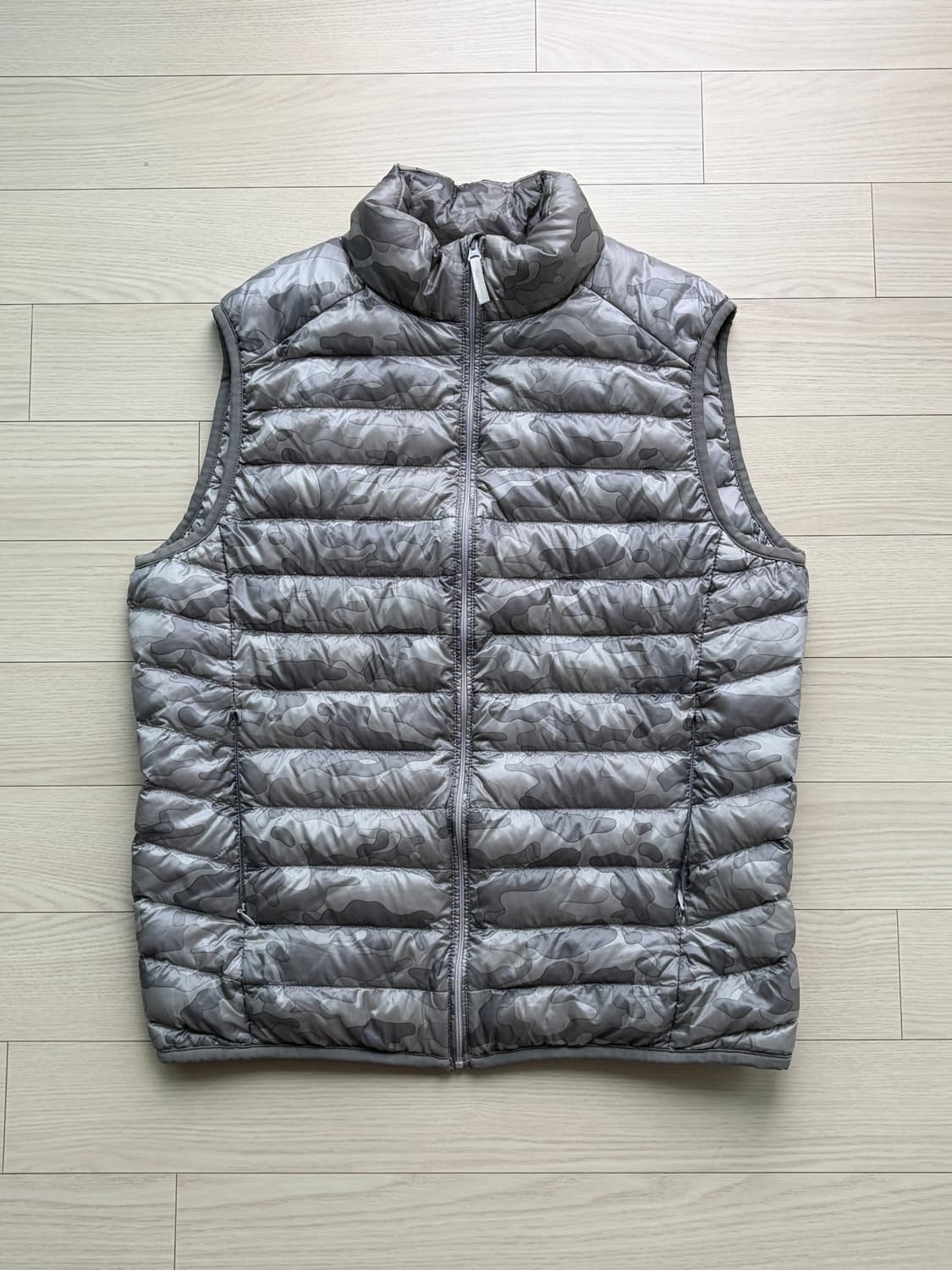 유니클로 화이트 카모 패딩 조끼 베이프맛 L (100)  상품이미지1