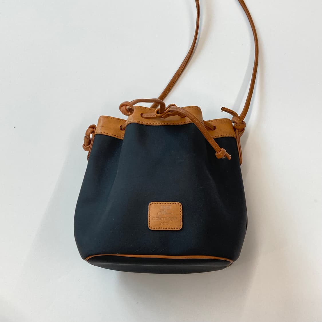 꾸레쥬 크로스백 상품이미지1