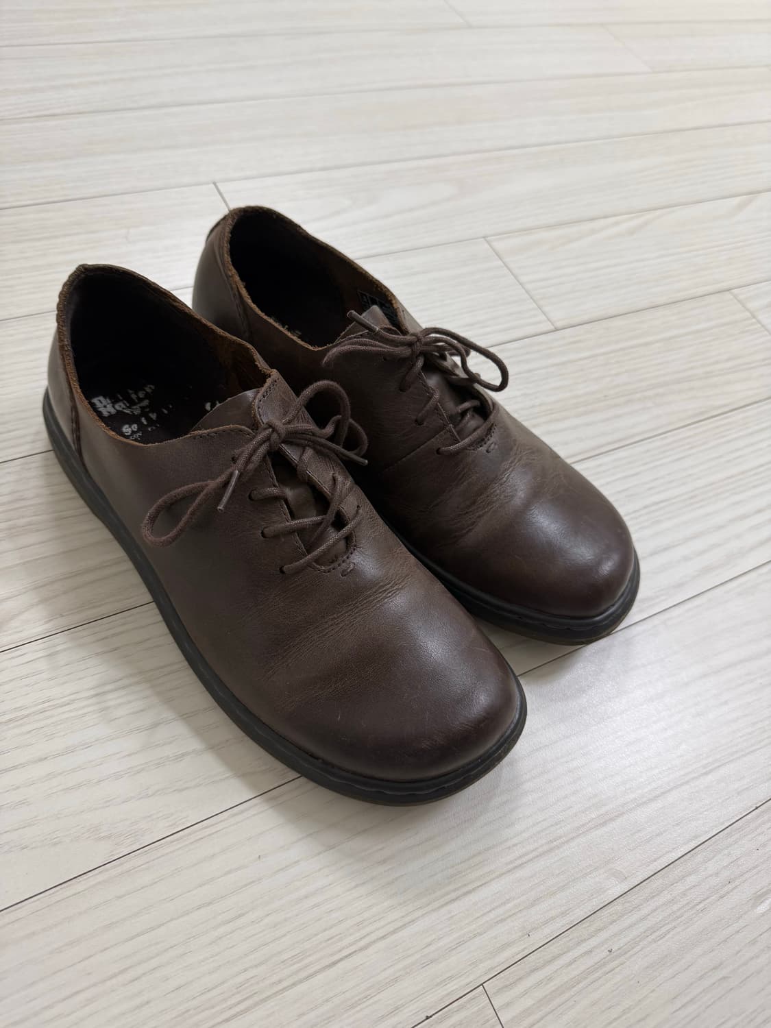 닥터마틴 페트리샤 로리250 다크브라운 상품이미지3