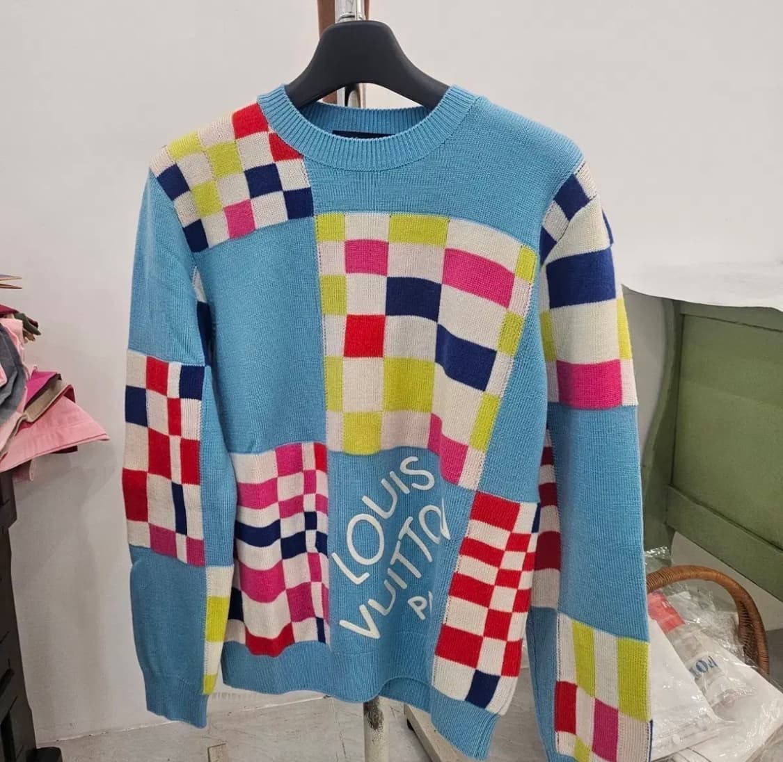 루이비통 디스토티드 니트 상품이미지1
