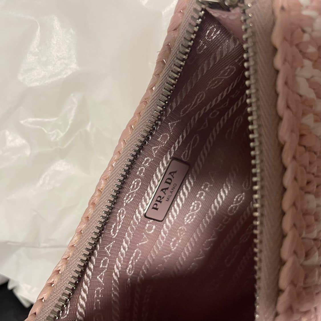 프라다 라피아 리에디션 삼각로고 핑크 호보백 상품이미지3