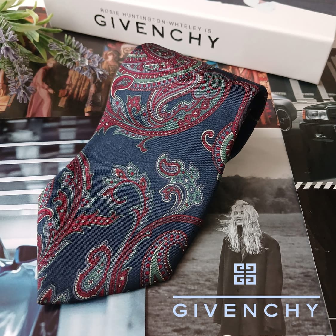 지방시 실크 네이비 페이즐리 넥타이 10.2cm A등급 A18911
 상품이미지1