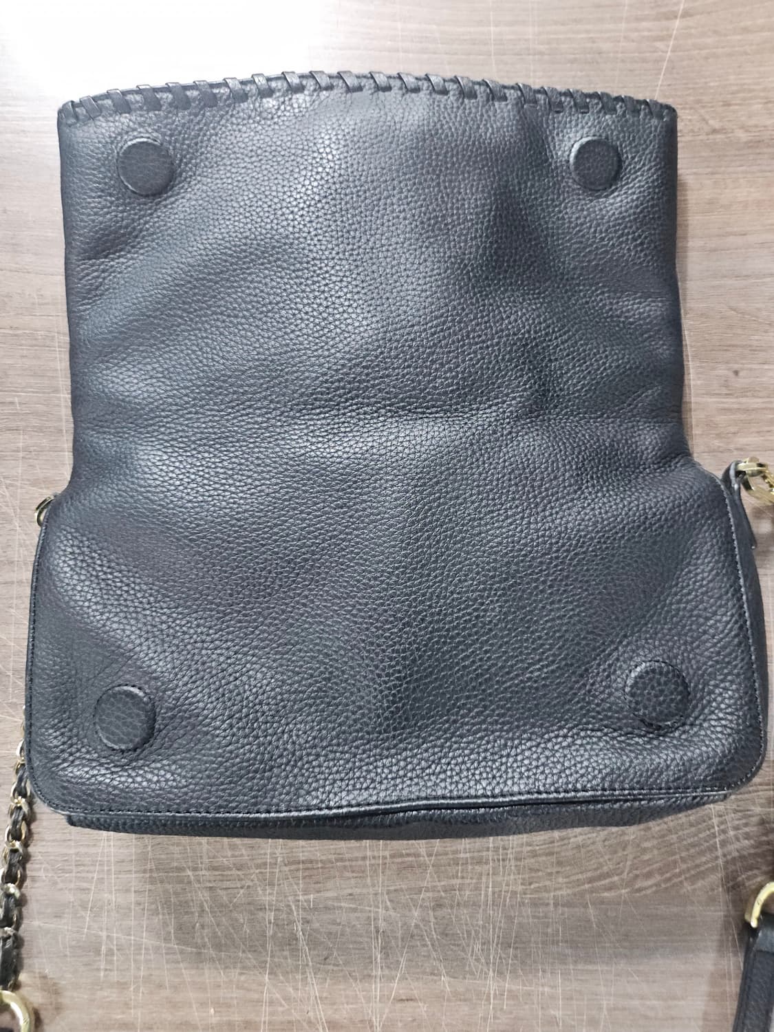 토리버치 블랙 레더 체인 크로스백 상품이미지2