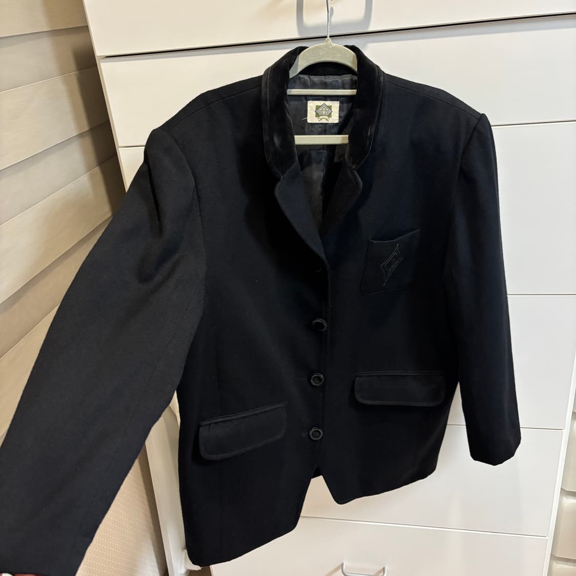 블랙 벨벳 카라 로고 울 핏좋은 자켓 상품이미지3