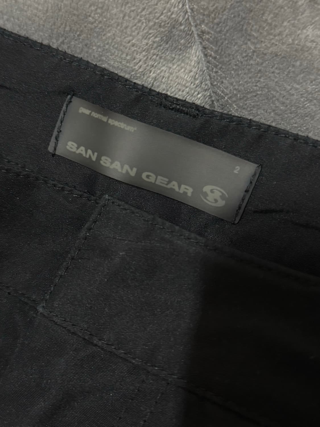 산산기어 23FW 핀턱 카고 팬츠 2사이즈 판매! 상품이미지3