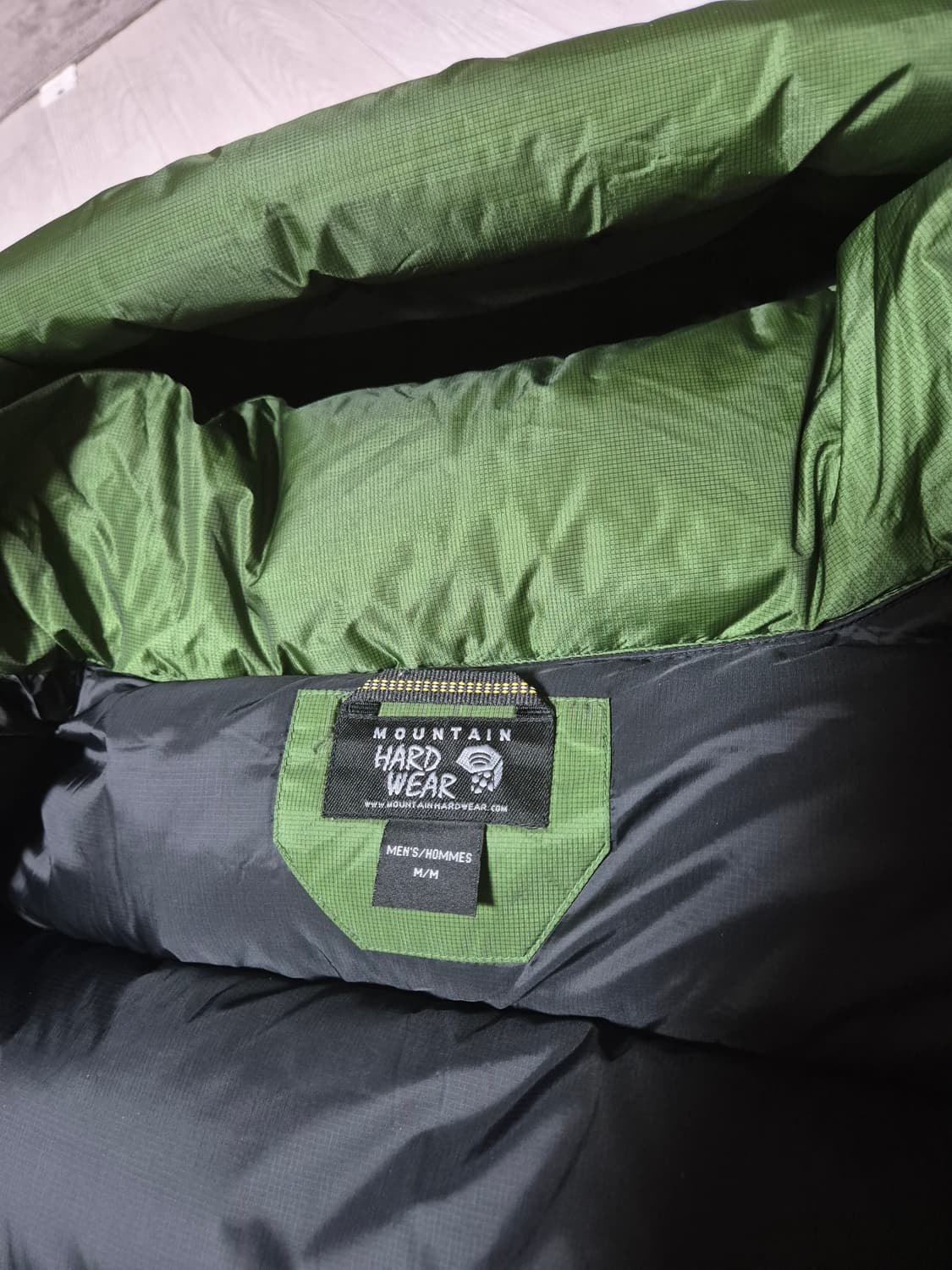마운틴하드웨어 필파워800구스다운 카키그린 M 사이즈 세상품 상품이미지7