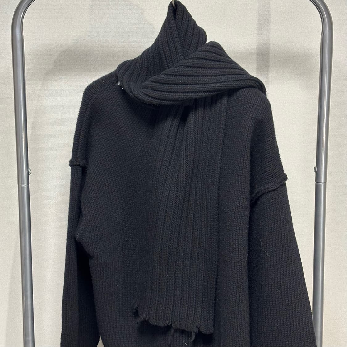 F) PERVERZE 퍼버즈 머플러 크래쉬 니트 상품이미지3