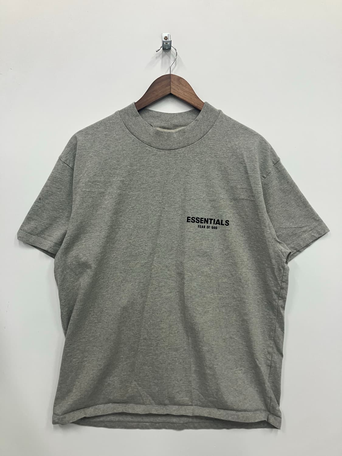 ESSENTIALS 반팔티 상품이미지1